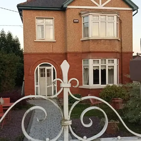 Spacious 4 Bedroom House In Nyaraló *