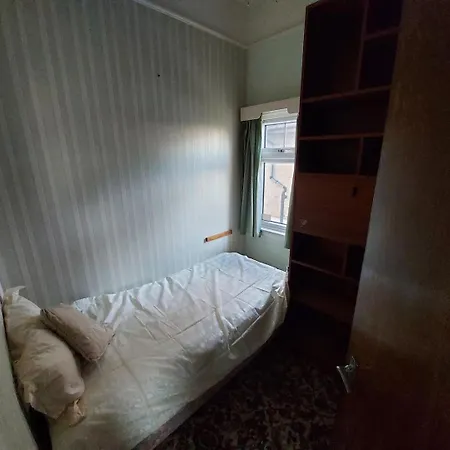 Nyaraló Spacious 4 Bedroom House In *